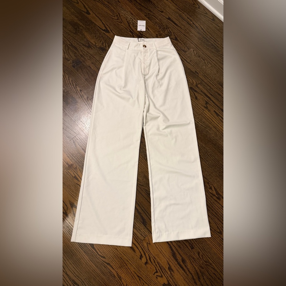 Showpo Women's Izara relaxed straight leg trousers size 6 NWT